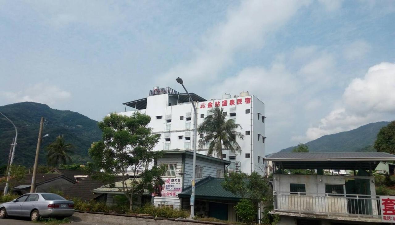 Golden Station Homestay Taitung Exterior photo